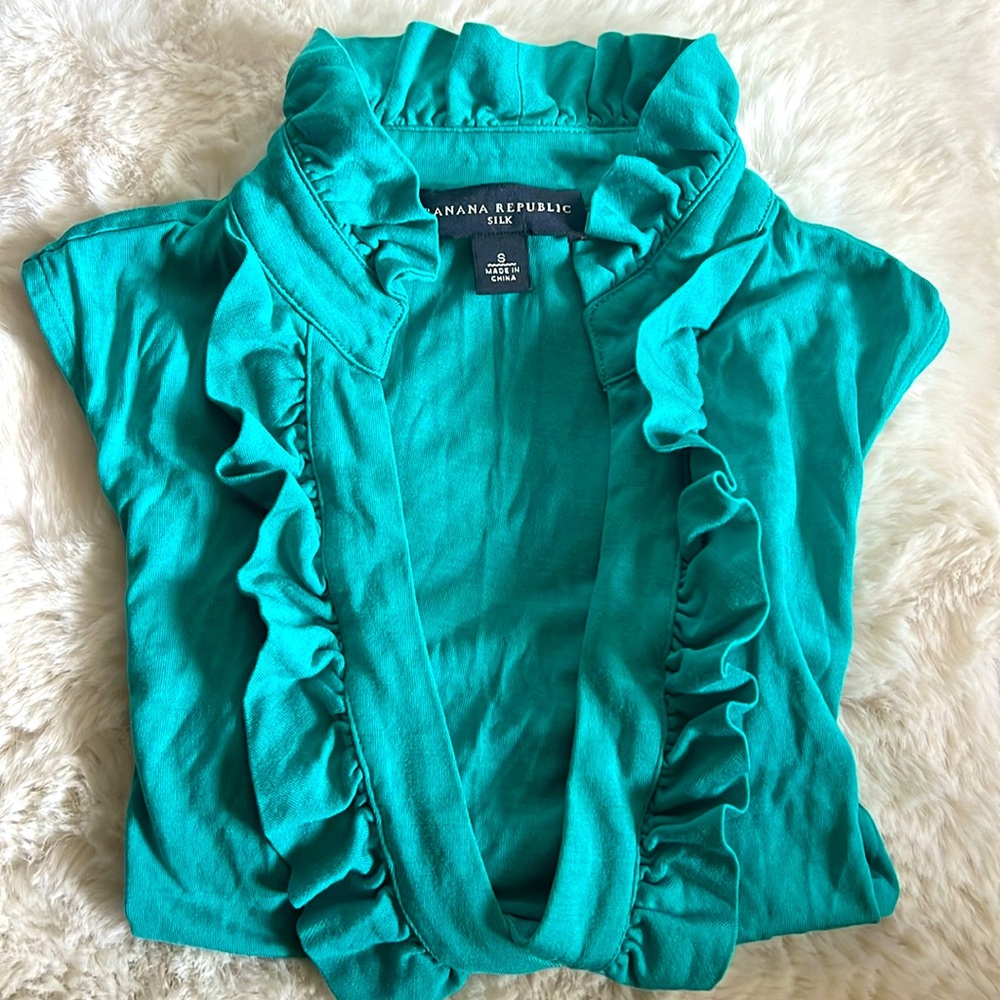 Banana Republic Ruffle Top. Size Small. - Picture 3 of 4